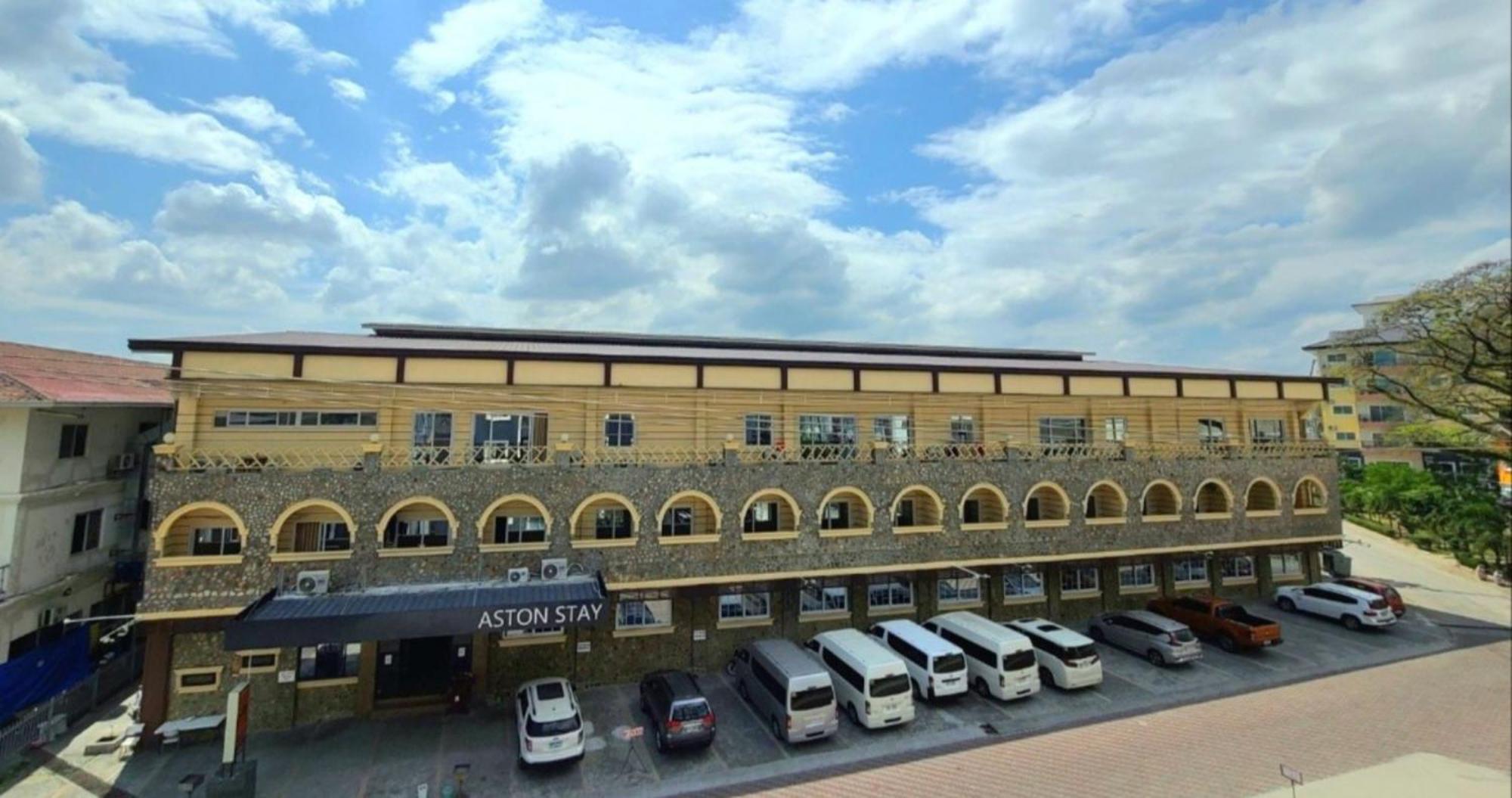 Aston Stay And Villas Mabalacat Eksteriør bilde