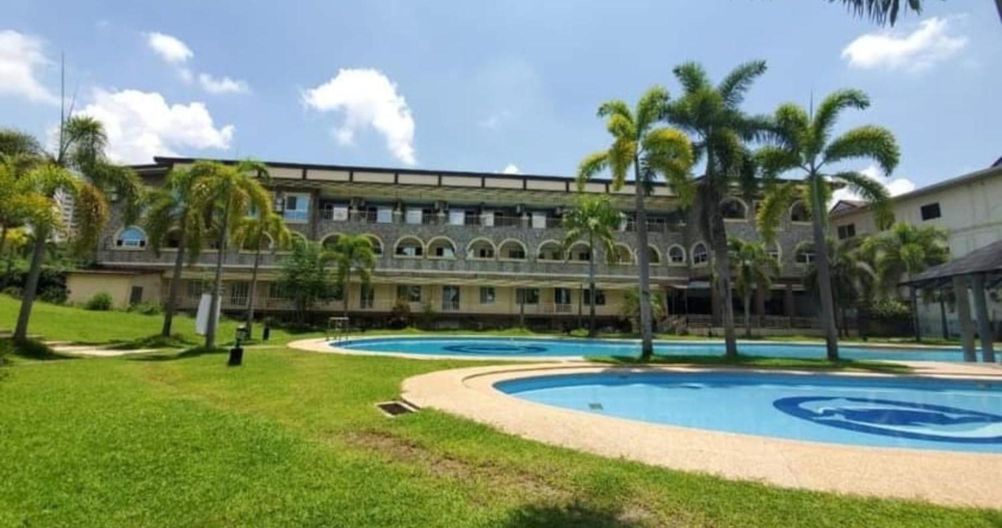Aston Stay And Villas Mabalacat Eksteriør bilde