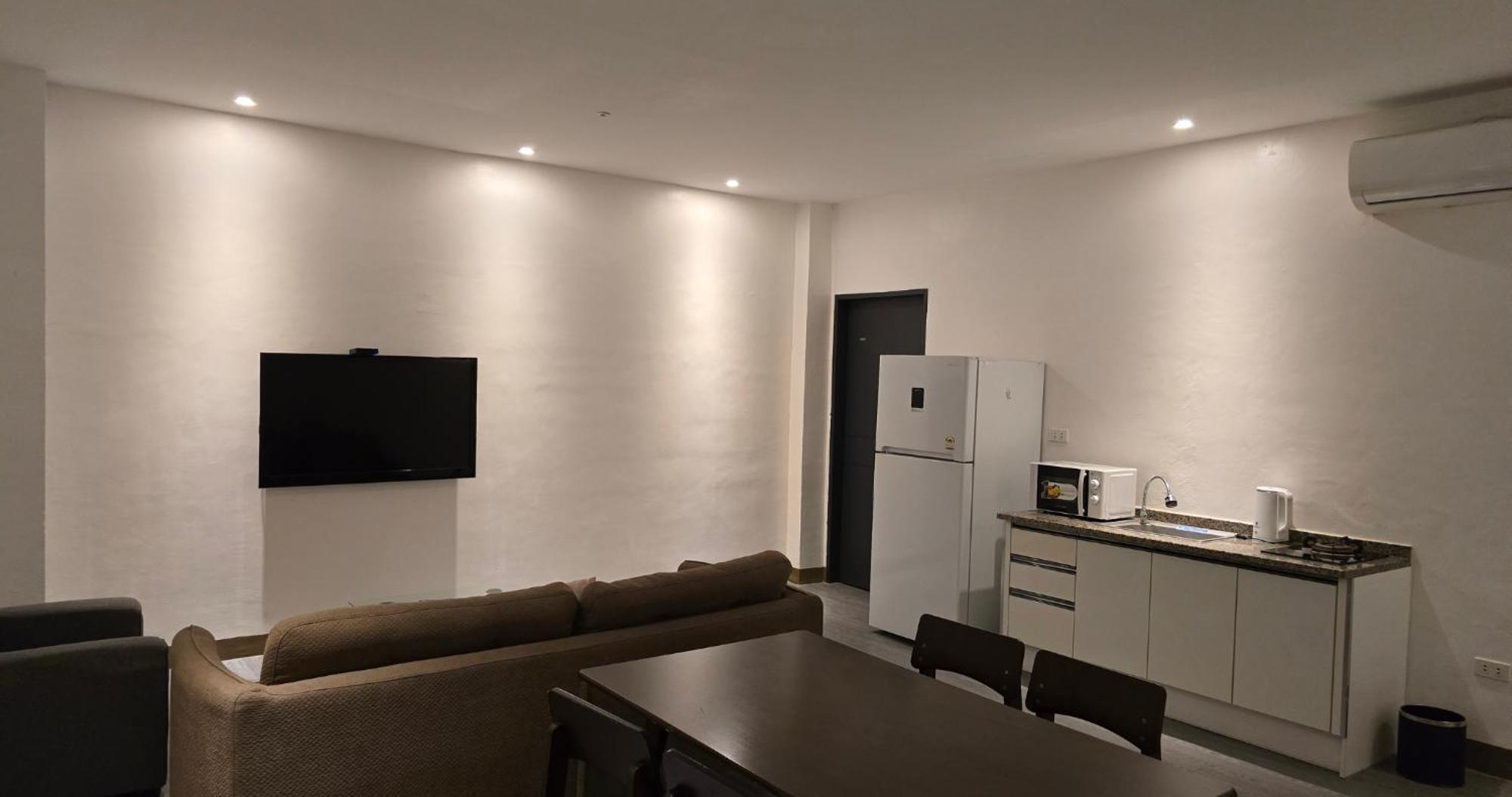 Aston Stay And Villas Mabalacat Eksteriør bilde