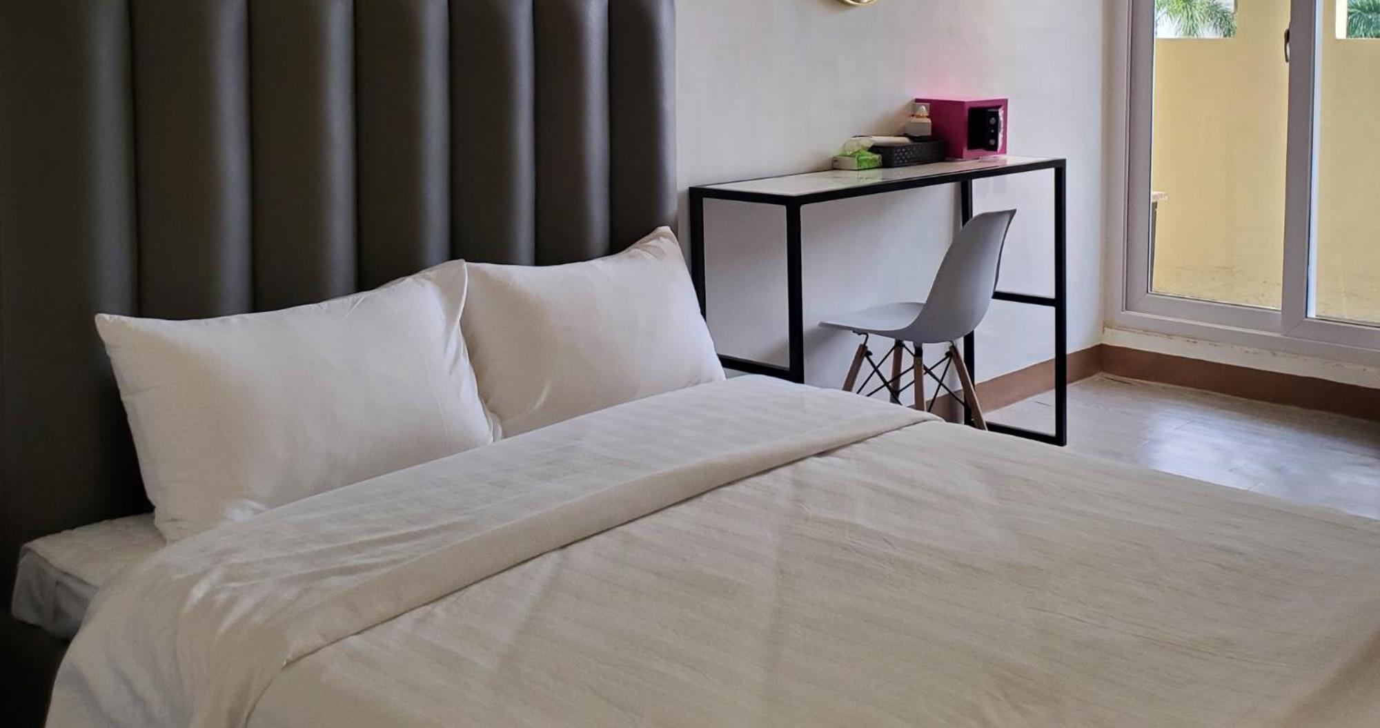 Aston Stay And Villas Mabalacat Eksteriør bilde